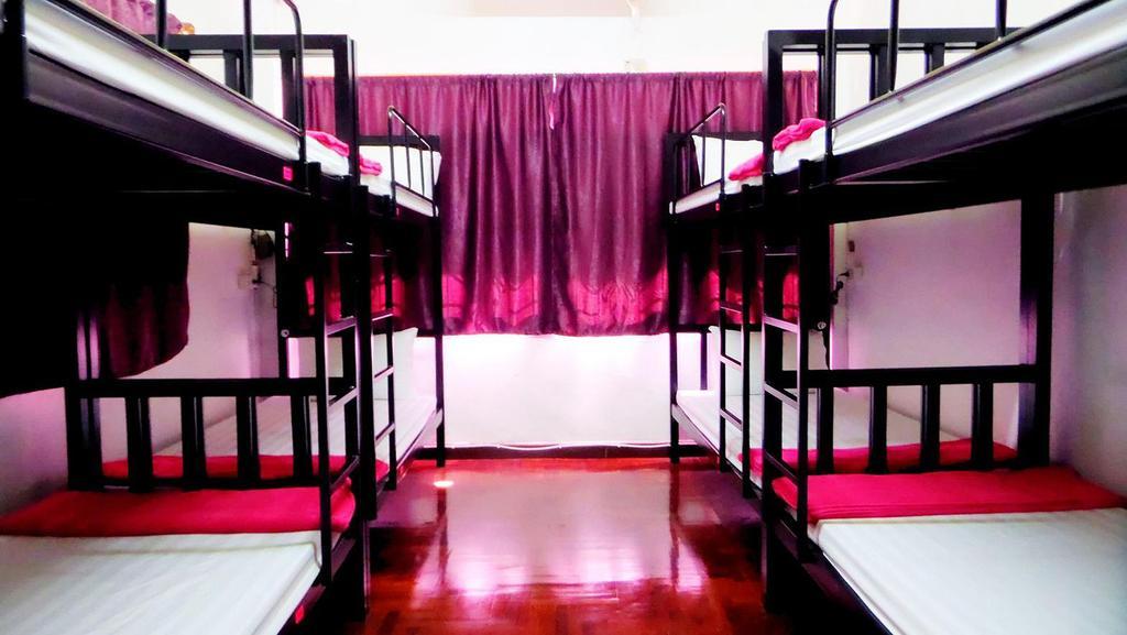 Home Hug Hostel (Adults Only) Бангкок Номер фото