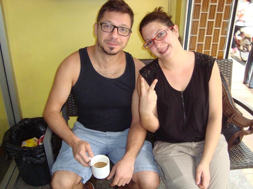 Home Hug Hostel (Adults Only) Бангкок Экстерьер фото
